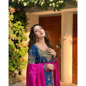 Salwar Kameez de Seda de Diseño para Fiestas, Top y Pantalón con Dupatta, Elegante Ropa de Fiesta - Product Image 6