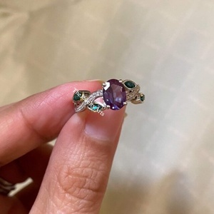 Bague Alexandrite à bande torsadée, Bague feuille, Bague de fiançailles de forme ovale, Pierre de naissance de juin, Bague en argent sterling massif avec pierre de naissance de juin - Product Image 1