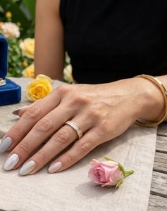Bague Éternité en Or Jaune 14K avec Diamant Baguette de 1 Carat Cultivé en Laboratoire, Sertie en Canal, Personnalisable pour Mariage, Fiançailles, Anniversaire - Product Image 6