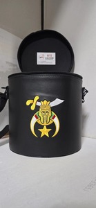 Estuche para Fez Masónico Negro de Alta Calidad al por Mayor con Bordado SRINE - Estuche Noble para Fez - Product Image 2