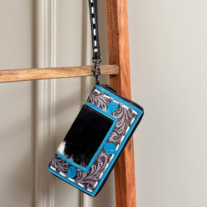 กระเป๋าสตางค์หนังวัวขนสัตว์แบบมีมือสลักลายสไตล์ตะวันตก - Product Image 3