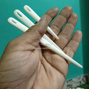 Aiguille à coudre artisanale élégante en os, outil de couture traditionnel, durable et écologique à prix abordable - Product Image 6