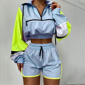 Ensemble survêtement coupe-vent pour femme, personnalisé, avec blocs de couleur, pull court à demi-zip et short - Product Image 5