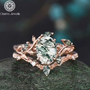 Bague de fiançailles pour femme Charm Jewells en argent plaqué or multi-couches avec moissanite taille coussin, certifiée IGI, sertissage classique à griffes, 3g - Product Image 3