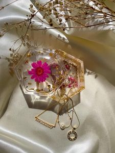 Luxury Handmade <b>Resin</b> Jewelry Box With Artistic Design For Home Decoration And Jewelry Organization - Product Image 3