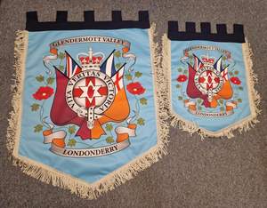 Bannière de lodge, probablement utilisée à des fins cérémonielles ou organisationnelles, avec des motifs imprimés et brodés, bannières brodées - Product Image 2