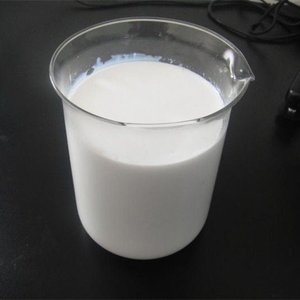 Látex de Caucho Natural 60% DRC en Polvo Líquido para Producción de Guantes, Origen Binh Duong - Product Image 1