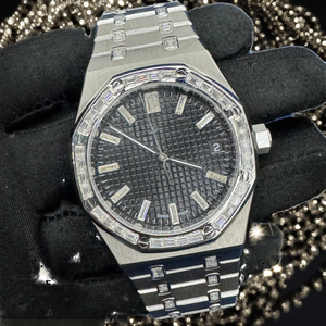 Reloj de Moda Hip-Hop de Lujo con Movimiento de Cuarzo, Acero Inoxidable, Correa de 20 mm, Grosor de 10 mm, Resistencia al Agua de 3 BAR, Diseño Ligero - Product Image 3