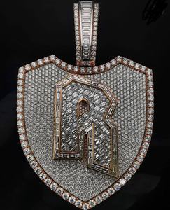 Collier pendentif bouclier de luxe en argent sterling serti de pierres, avec grande lettre R et pierres de moissanite taille baguette, bijoux hip-hop pour hommes - Product Image 4