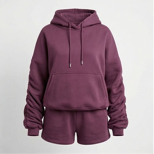 Conjunto de 2 piezas para mujer: Sudadera con capucha y pantalones cortos de forro polar de color liso, ajuste holgado informal, largo por encima de la rodilla, manga larga - Product Image 1