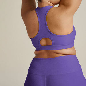 Soutien-gorge de sport pour femme en promotion – Haute qualité, extensible dans 4 directions, respirant, écologique, élasticité moyenne, XS personnalisable à l'avant - Product Image 2