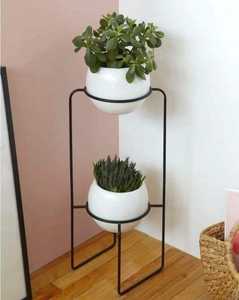 Ensemble de pots en céramique minimalistes avec support en métal noir pour une utilisation sur un bureau intérieur - Product Image 4