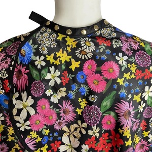 Capas de Barbero al por Mayor: Capas de Peluquería Modernas y Elegantes de Poliéster, las Más Vendidas, Económicas y Cómodas - Product Image 6