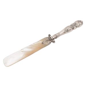 Cuchillo para Mantequilla Tradicional de Nácar con Mango Plateado Vintage para una Decoración de Mesa Elegante y Uso Profesional en Hostelería - Product Image 5