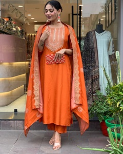 Ensemble Kurti et pantalon pour femme en soie Chanderi brodée de qualité supérieure, couleur orange, avec dupatta à imprimé numérique. - Product Image 6