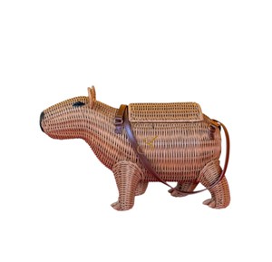 Panier de rangement en rotin Capybara de haute qualité, boîte cadeau créative en osier marron en forme d'animal et bac de rangement ludique pour bureau - Product Image 4