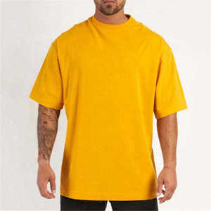 เสื้อยืดคอกลมแขนสั้นสีพื้นสำหรับผู้ชาย ทรงปกติ ผ้าคอตตอนเจอร์ซีย์ถัก สไตล์ลำลอง - Product Image 1