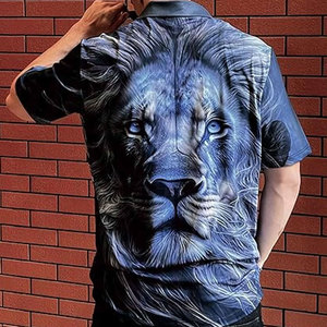 Polo à motif loup blanc avec col noir, design artistique aquarelle, manches courtes, style décontracté streetwear, mode animale - Product Image 3