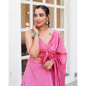 Conjunto de Lehanga Rosa Bauhinia Talla XS en Tela Chiffon con Blusa y Dupatta Incluidos - Product Image 4