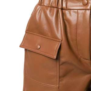 Shorts de Cuero Marrón de Cintura Alta con Decoración de Remaches, Estilo Motero, Shorts para Mujer - Product Image 5