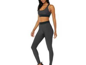 Ensemble de yoga personnalisé avec marque sur mesure, fabricant d'ensembles de yoga prêts à la vente, fournisseur d'ensembles de yoga de qualité export sur mesure - Product Image 3