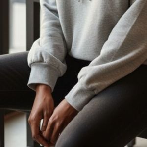 Sudadera con Capucha Gris SGR Sigma Gamma Rho 1922 para Mujer, Sudadera de Forro Polar con Letras Griegas, Talla LG SP26 Personalizada - Product Image 2