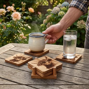 Juego de Posavasos Cuadrados de Madera con Diseño de Dragón, Hechos a Mano, Antideslizantes, 10 cm de Diámetro, Uttar Pradesh - Product Image 2