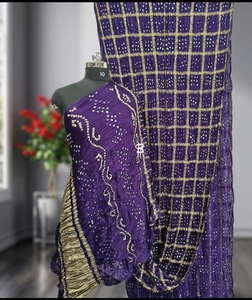 Sari Bandhani Tradicional Hecho a Mano en India - Seda Modal Pura con Borde Zari para Novias y Bodas - Product Image 3