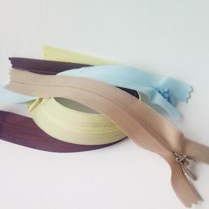 Vente directe d'usine en gros 3 #   Fermetures éclair invisibles en nylon, colorées, en dentelle, pour vêtements, en stock pour robes et tenues - Product Image 1