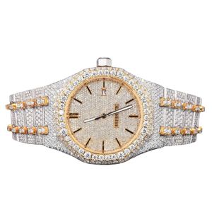 Reloj mecánico artesanal de acero inoxidable con lectura analógica, movimiento automático, diamantes moissanita de corte redondo, claridad VS VVS EF - Product Image 1