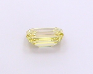 Diamant de laboratoire CVD certifié VS1 EX, taille émeraude, jaune clair fantaisie, 1,06 ct, pour la création de bijoux modernes et de modèles personnalisés (approvisionnement B2B) - Product Image 2