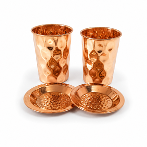 Ensemble de gobelets en cuivre martelé avec sous-verres en cuivre, verres à boire ayurvédiques faits à la main pour l'eau, le jus, le whisky, le bar, la maison, l'hôtel - Product Image 1
