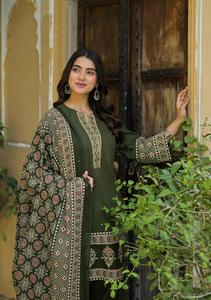 Ensemble Salwar Kameez en coton pour femmes avec imprimé numérique vert, design Farsi, manches 3/4, longueur courte, tenue de soirée, style pakistanais - Product Image 2