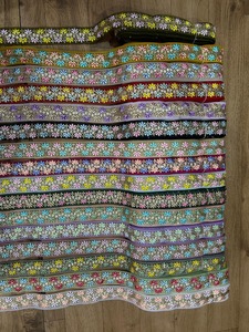 Bordure en dentelle brodée multicolore avec fleurs et sequins, en tissu de coton fait main, pour robes, sacs, mariages et décorations de cadeaux - Product Image 2