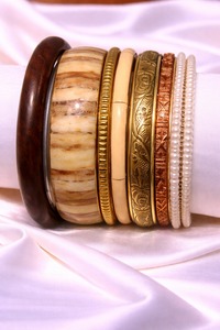 Classic Wooden Resin Metal <b>Bangles</b> Bracelet <b>Set</b> For Women Customized Fashion Accessories Factory Direct Supply - Product Image 1