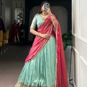 Lehenga Choli en soie Dupion royale avec broderie Zari et dupatta scintillante Zari |   Robe de mariée traditionnelle à volants de 4 mètres - Product Image 6