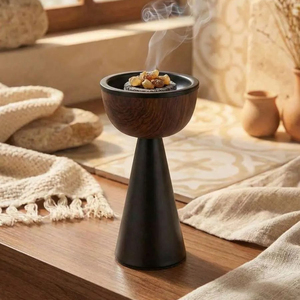 Brûleur d'encens arabe en métal avec un bol en bois et une base conique noire élégante, parfait pour rehausser l'ambiance de la décoration intérieure - Product Image 1