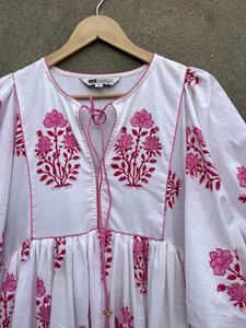 เดรสยาวพิมพ์ลายด้วยมือ ปักลายดอกไม้ สไตล์อินเดีย สำหรับผู้หญิง สวมใส่สบายๆ ผ้าฝ้าย 100% ชุดฤดูร้อน ราคาโรงงาน - Product Image 2