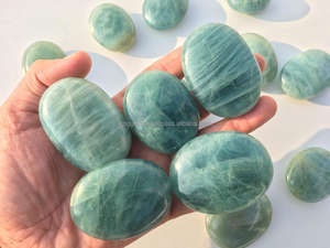 Meilleure vente Aquamarine Palmstone pierre semi-précieuse naturelle polie pour la main d'énergie métaphysique de guérison Feng Shui Reiki - Product Image 4
