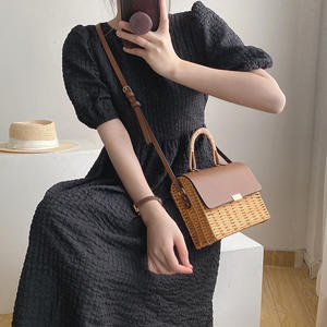 Bolso de Ratán Hecho a Mano con Solapa, Estilo Coreano, Estilo INS, Bolso Bandolera de Paja, Diseño Exclusivo, Bolso Tejido para Mujer, Nueva Moda 2026 - Product Image 2