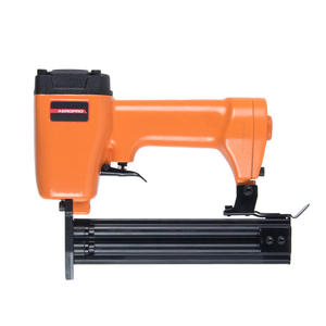 Pistola de Clavos Neumática AEROPRO F30III Naranja con Capacidad para 100 Clavos y Presión Máxima de 120 psi para Trabajos en Madera - Product Image 1