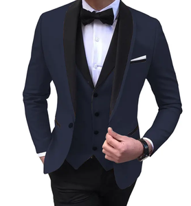 Costume de smoking pour homme en polyester bleu foncé respirant, coupe ajustée, double boutonnage avec revers et nœud papillon noirs, tenue de mariage formelle - Product Image 1