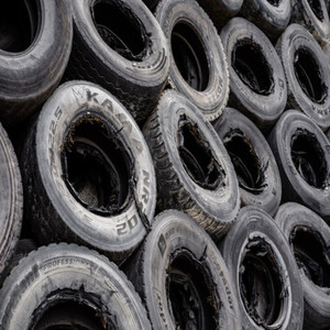 Premium Quality Scrap Baled Tires (Thai Origin) Rubber Crumb High Crystallinity Low Temperature Wear Resistant Molding Grade - Product Image 1