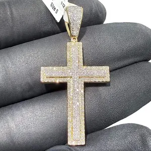 Colgante de cruz bicolor de oro de 10 quilates con diamantes naturales de 0,73 quilates y 1,67 pulgadas - Product Image 4