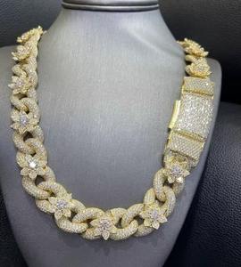 Nueva Cadena Cubana de Diamantes Plateada y Dorada con Diamantes Brillantes para Hombres, Mujeres y para Regalo, Disponible en Oferta - Product Image 2