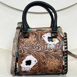 Bolso de mano de cuero repujado a mano estilo Western con diseño de dados As de Espadas para mujer, bolso de hombro tipo barril de piel de vaca premium - Product Image 3