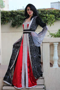 Moda UAE mujeres dos piezas Moderno frente abierto estilo con seda y cuentas brillantes tela de trabajo con mangas largas de red - Product Image 2