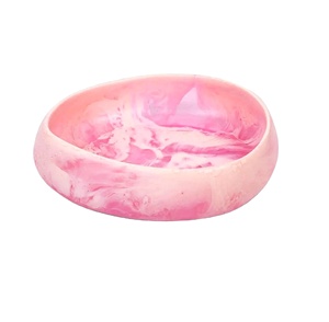 Bol en résine fait main, design marbré rose poli, style moderne, écologique, léger, pour servir les aliments à la maison - Product Image 1