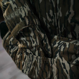 Manchette chauffante isolante pour les mains, idéale pour la chasse en hiver, avec doublure en toile, ergonomique, pour temps froid, avec fermeture éclair et bandoulière arquée - Product Image 3