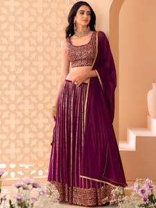 Ensemble de robe brodée semi-cousue en georgette à sequins violet foncé, style Lehenga Choli, pour mariage et banquets - Product Image 3